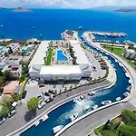 Lugga Boutique & Hotel 3*
