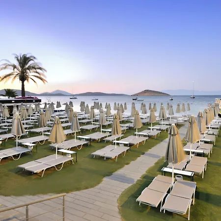 ホテル Lugga Boutique & 3*