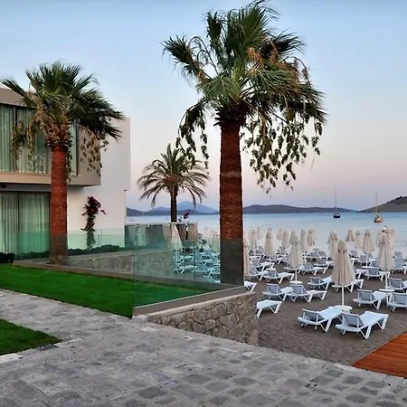 Luga Boutique Hotel&beach