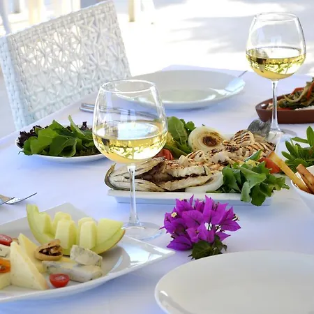 Hotel Luga Boutique Hotel&beach 3*